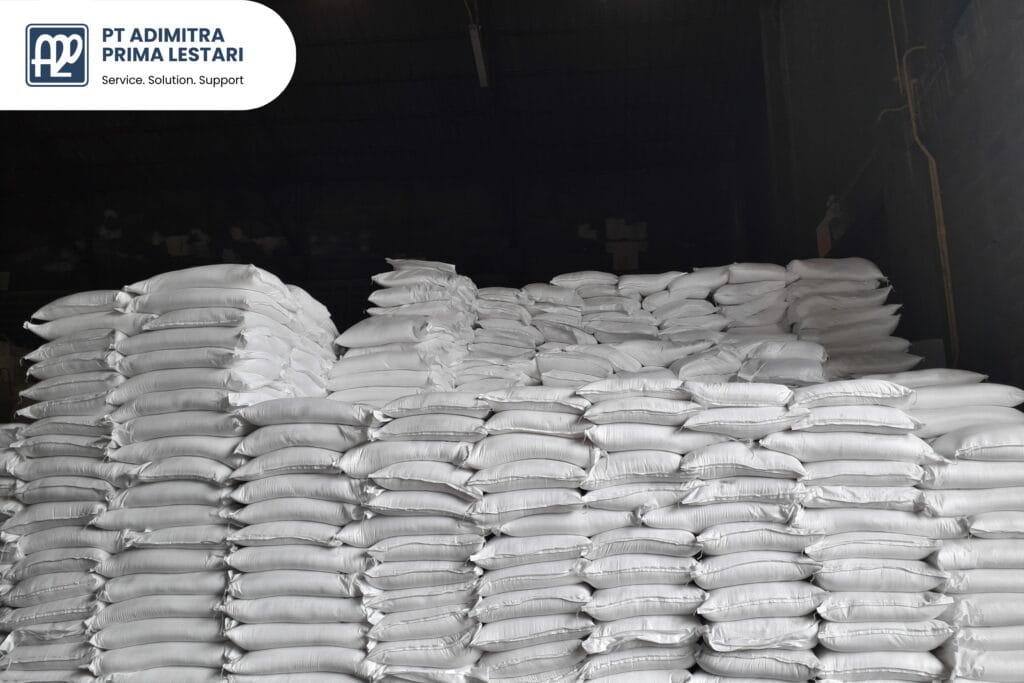 Fungsi Caustic Soda pada Kontrol pH Pertambangan - PT Adimitra Prima Lestari Distributor Bahan Kimia