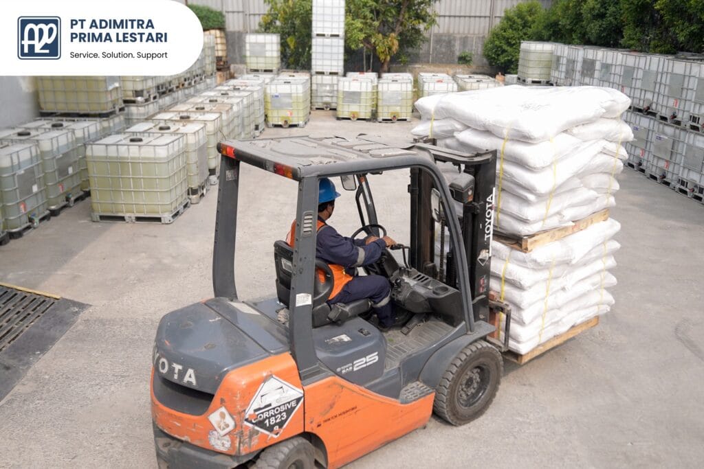 Cara Memilih Supplier Bahan Kimia Industri - PT Adimitra Prima Lestari Distributor Bahan Kimia Industri
